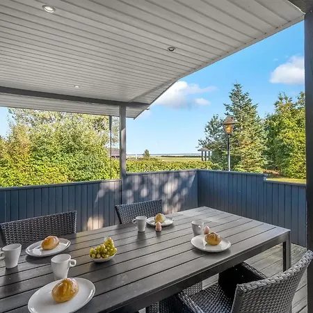 Leani - 150m From The Sea By Interhome